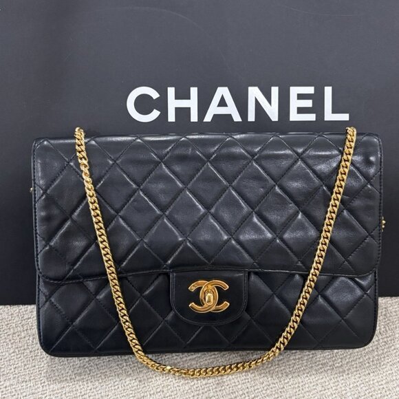 Authentic CHANEL black lambskin single flap classic crossbody single flap - Picture 1 of 16